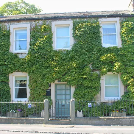 Kingston House * West Witton