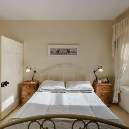 Holiday home Kingston House